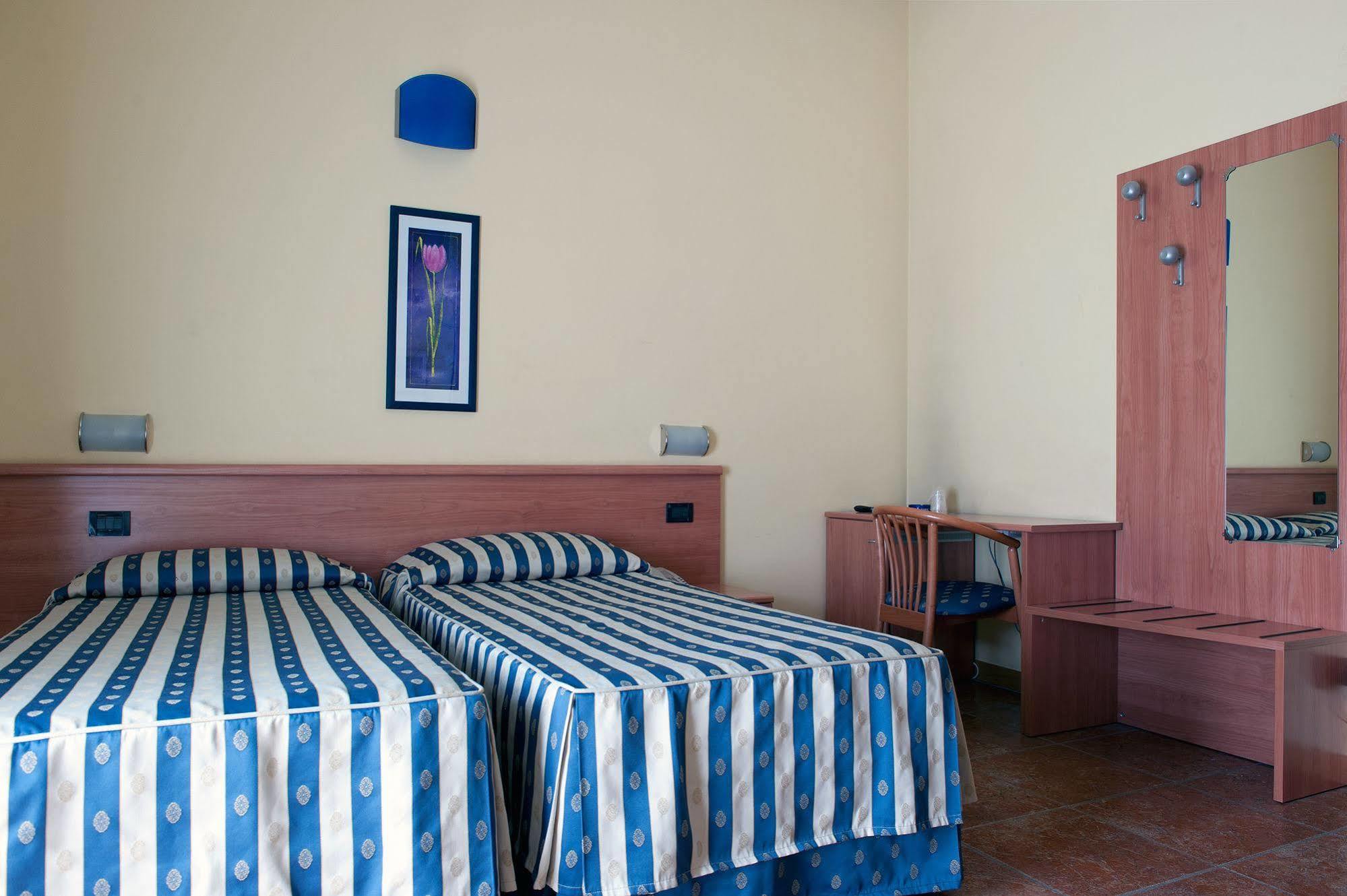 Hotel Blue Ribbon Vercelli Exteriér fotografie